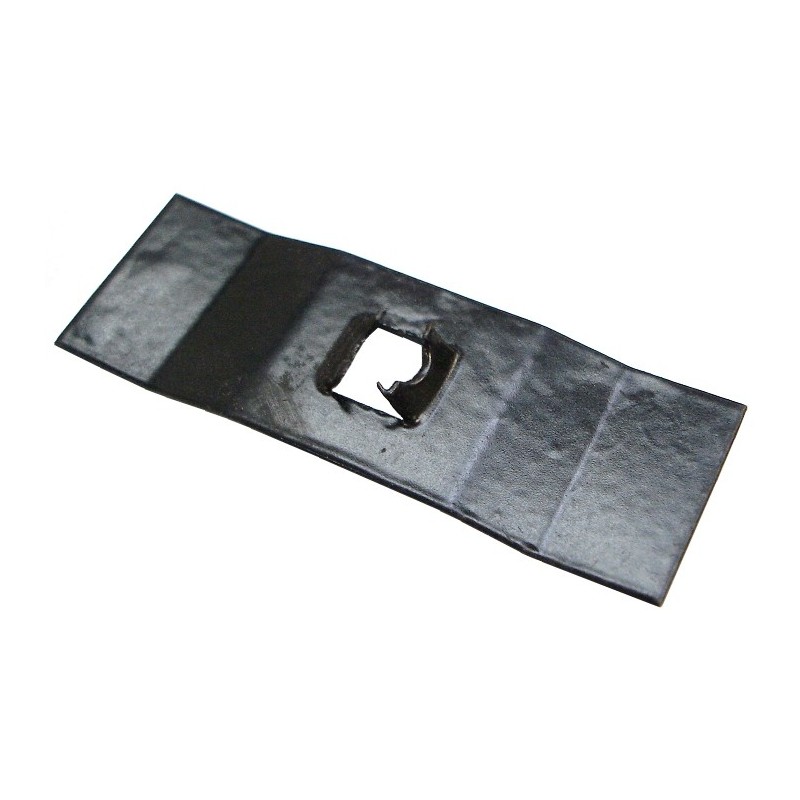 clip pour plaque bouche trou d’autoradio