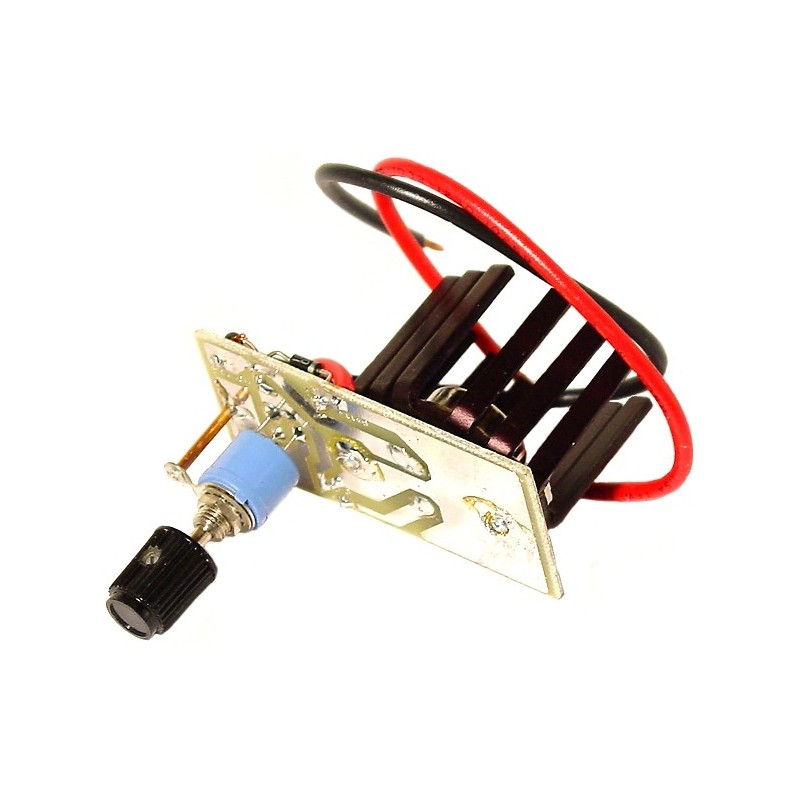 réducteur de voltage 12 Volts  to  6 Volts (idéal pour le moteur d’essuie-glace car il dispose d’un potentiomè...